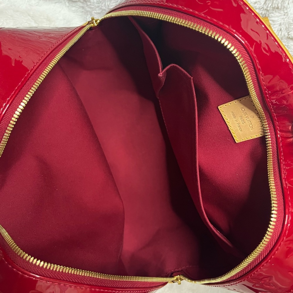 ♥️SOLD♥️ Louis Vuitton Summit Drive Vernis RED - Picture 10 of 12